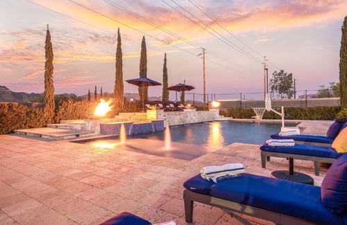 East Mesa Casa | Experience Stress-Free Living in Mesa's Custom Retreat