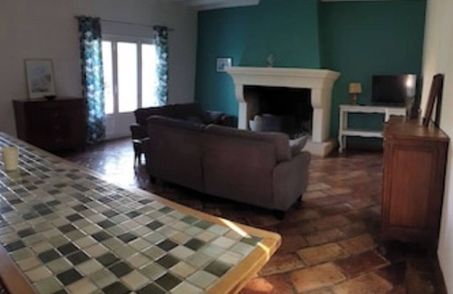 Arles Apartamento | MANADE BLANC, Gîte for 9 PEOPLE