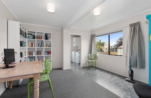 One Tree Point Casa | Manaia View - One Tree Point Holiday Home