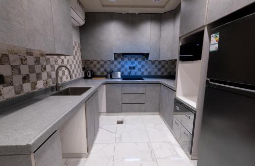 Hera Street Apartamento | Manazel AL-Diriyah ALZahra 2BR Stylish Stay 75TV 6