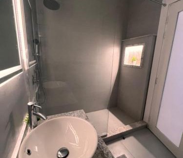 Shurtah al-Dakhlah Apartamento | Manazil Hospitality - The Village 2BR Garden - 2301