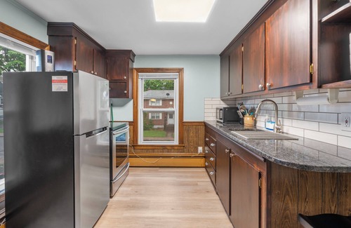 Manchester Apartamento | Manchester 1-Bedroom Oasis APT Near Downtown Main Street. Pet-Friendly!