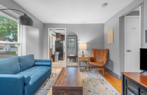 Manchester Apartamento | Manchester 1-Bedroom Oasis APT Near Downtown Main Street. Pet-Friendly!