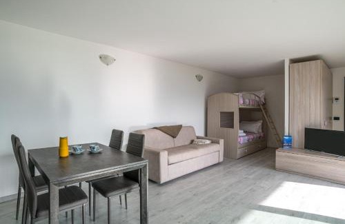 Mandello del Lario Apartamento | Mandello Studio - apartment with view and parking