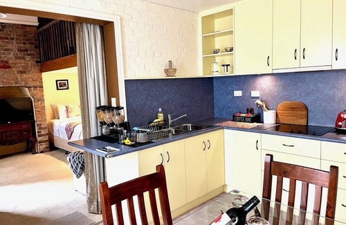 Launceston CBD Casa | Manee's On Elphin 1BR fully self-contained