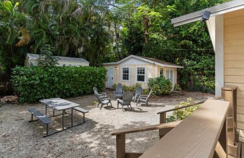 Southwest Coconut Grove Casa | Mango Grove- Charming Cottage in the Grove