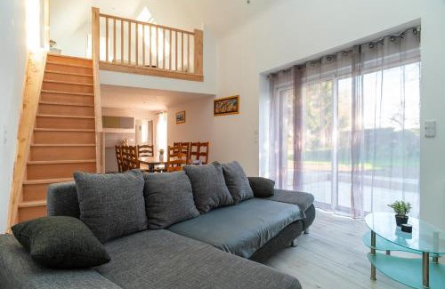Plumergat Casa | Mangoero