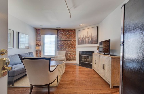 Charleston Historic District Condominio | Manhattan Suite: donde el lujo y la ubicación se encuentran / en el corazón de Chas histórico.