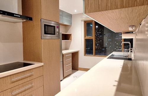 Ermita Night District Condominio | Manila Bayview Luxury Rental