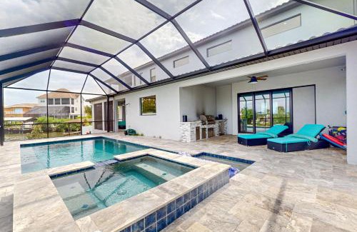 Apollo Beach Casa | Manila Palm Manor