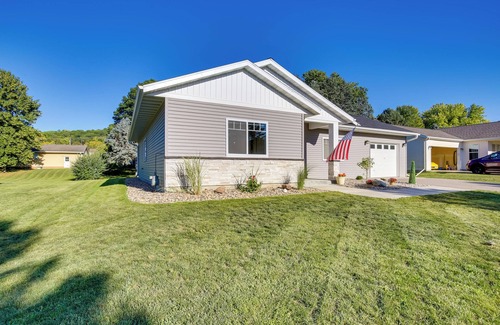 Mankato Cabaña | Mankato Getaway w/ Game Room & Salt Water Hot Tub!