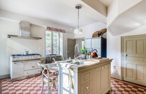 Saint-Prix Otro | Manoir Des Chasseurs
