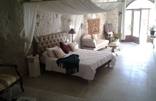 Bourre Casa | Habitación Troglo, B & B, cama queen, Chateaux de la Loire y Beauval Zoo