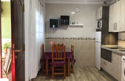 Playas del Palo Apartamento | APARTAMENTO MANOLI PLAYA PLANTA BAJA