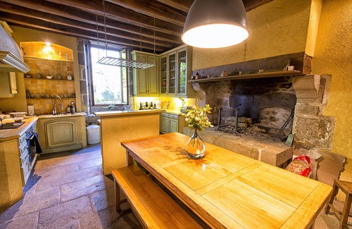 Crevant Casa | Casa señorial de 450 m2, 6 habitaciones, 14 personas, amplio jardín con piscina, cerca del campo de golf