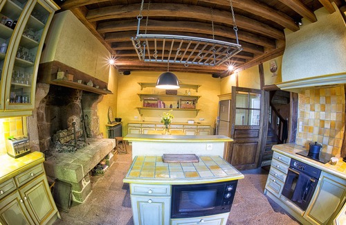 Crevant Casa | Casa señorial de 450 m2, 6 habitaciones, 14 personas, amplio jardín con piscina, cerca del campo de golf
