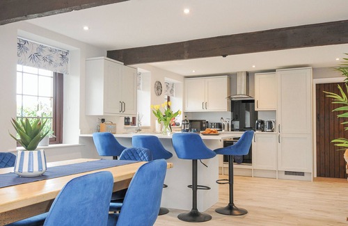 St Mellion Cabaña | MANOR BARN, pet friendly, country holiday cottage in Saltash