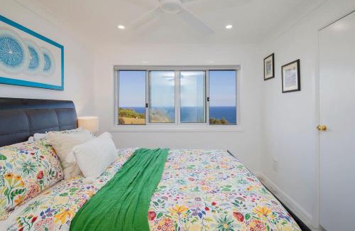 Copacabana Casa | Manor Del Monte - Poolside Bliss and Oceanfront Oasis