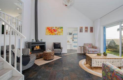 Copacabana Casa | Manor Del Monte - Poolside Bliss and Oceanfront Oasis