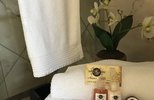 Kroondal Casa | Manor Hills Guest Lodge