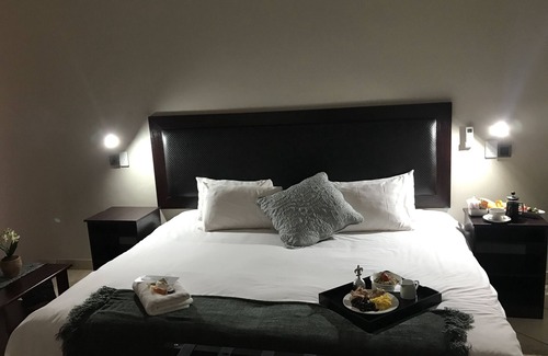 Kroondal Casa | Manor Hills Guest Lodge