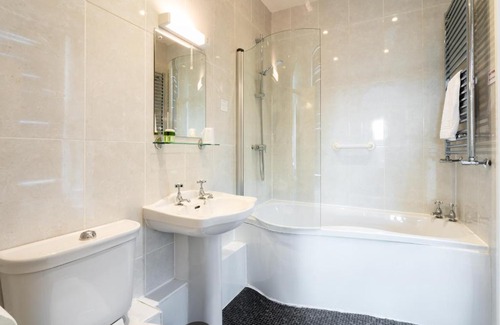 Berwick-upon-Tweed Hotel | Manor House Hotel Holy Island