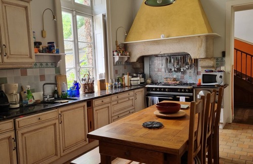 Lamballe Casa | Manor / Large family home, 7 bedrooms, 6 double beds, 5 single beds