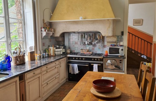 Lamballe Casa | Manor / Large family home, 7 bedrooms, 6 double beds, 5 single beds