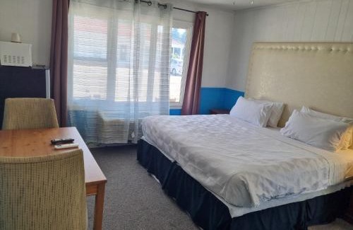 Southampton Hotel | Manor Motel