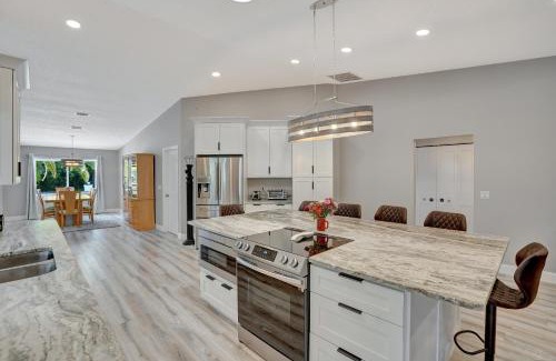 Palm Harbor Casa | Manor on the Canal