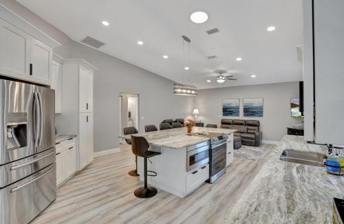 Palm Harbor Casa | Manor on the Canal