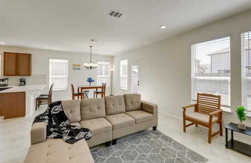 Manor Casa | Manor Vacation Rental with Yard 17 Mi to Austin!
