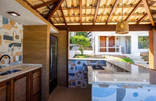 Brava Casa | Mansão c/Piscina a 400m da Praia Brava|Casa Ayana