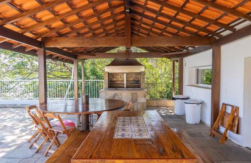 Tenorio Casa | Mansão com área gourmet e vista para a praia