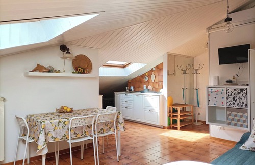 San Terenzo Apartamento | Mansard studio: Sea-5 Terre-trekking-excursions.