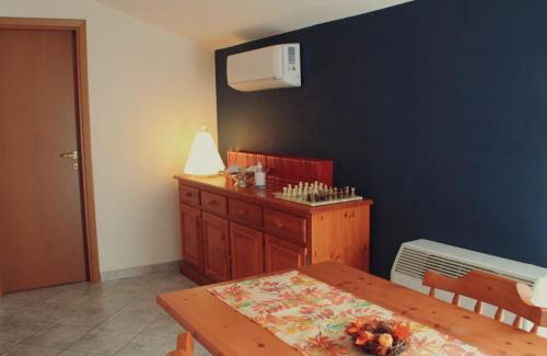 Montefranco Apartamento | Mansarda con camino