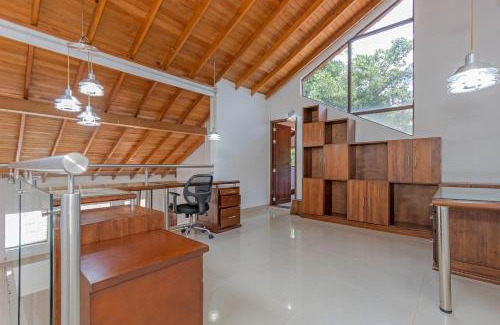 Las Lomas I Villa | mansión en el poblado 6 habitaciones y jacuzzi