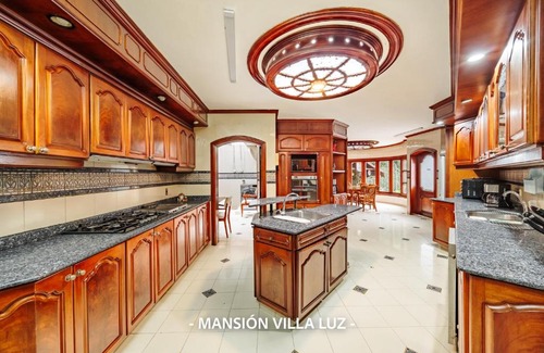 El Poblado Villa | Mansión Villa Luz