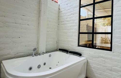 Banos de Agua Santa Villa | Mansion del Bosque with Jacuzzi 6 Bedroom 5 Bath