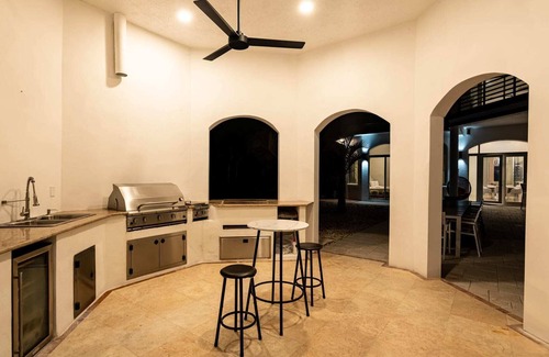 Davie Villa | Mansion Heated Pool/Spa/Cinema/Gameroom