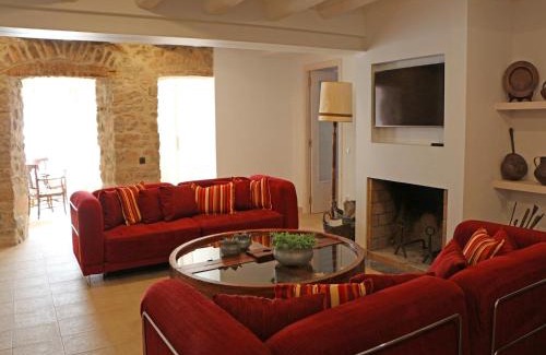 Castellnou de Bages Casa | Mansion in Castellnou near Pedraforca Mountains