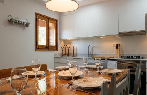 Castellnou de Bages Casa | Mansion in Castellnou near Pedraforca Mountains