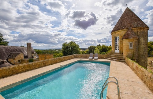 Meaulne-Vitray Villa | Mansión con piscina privada en Meaulne