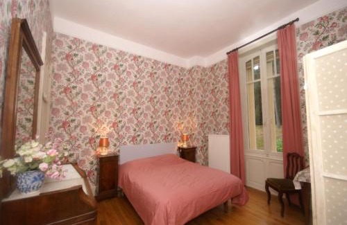 Vecoux Casa | Mansion in Vecoux with Pool and Garden