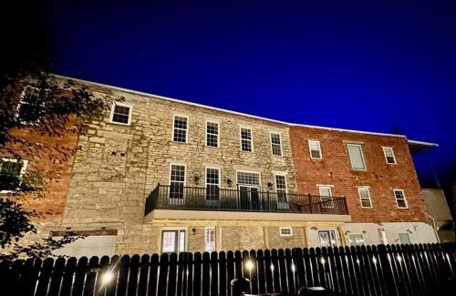 Bellevue Casa | Mansion on the Mississippi River-7 Bedrooms&Baths