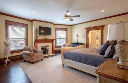 Clarion Casa | Mansion Pet-friendly Downtown