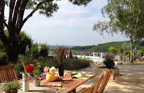 Souillac Casa | Mansión con piscina climatizada y magníficas vistas de las colinas