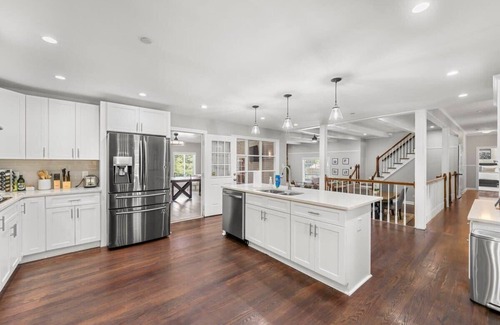 Church Street Casa | Mansion With Private Pool Bsktball & Tennis courts