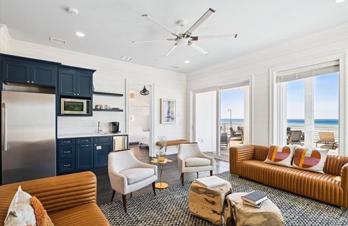 Sunnyside Casa | Manta Ray @ Panama City | Gulf Front w/Private Pool + Beach Access | Sleeps 38