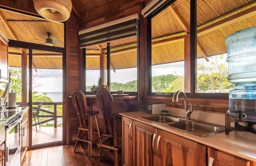 Punta Leona Villa | Mantas bay Chalet